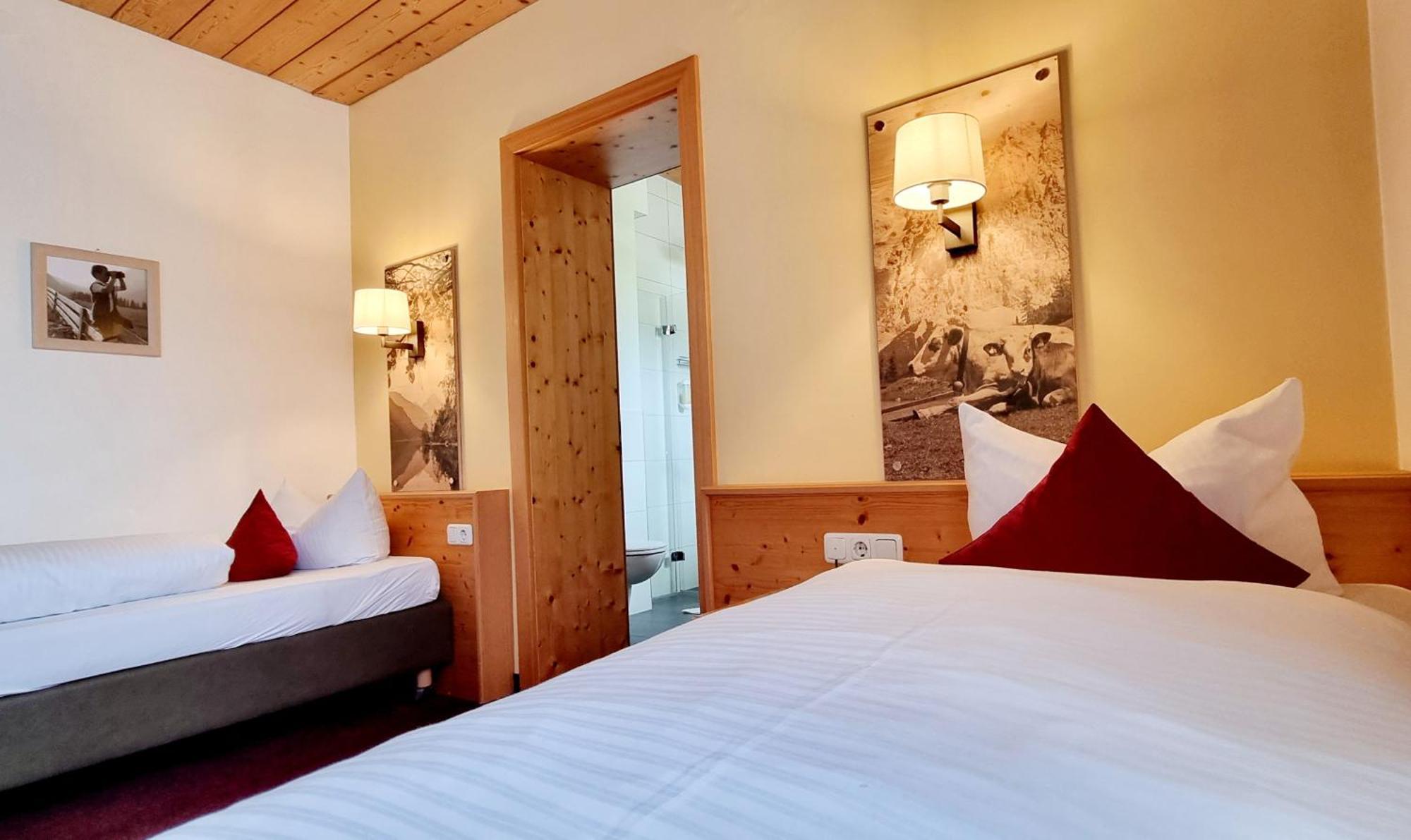 Hotel Goldene Rose Reutte Phòng bức ảnh