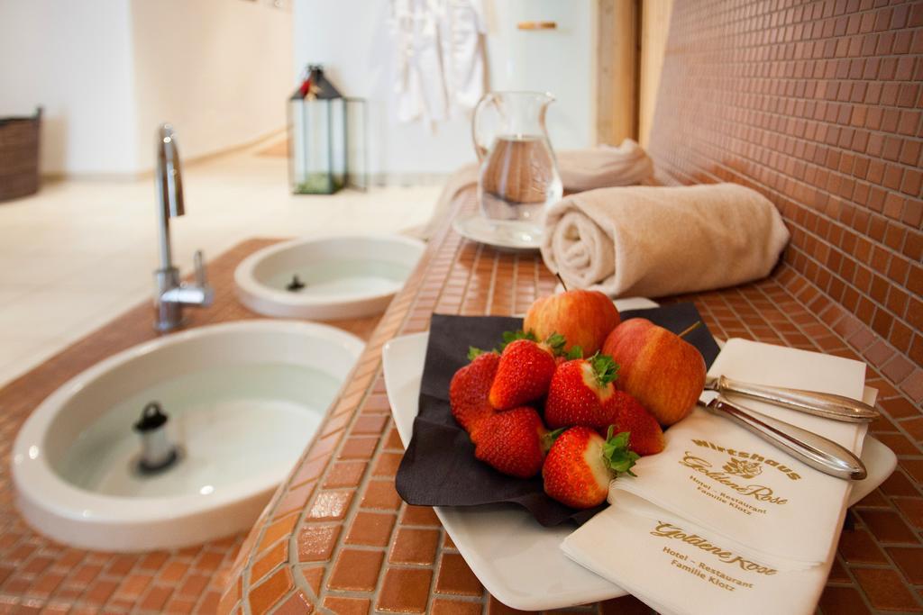 Hotel Goldene Rose Reutte Ngoại thất bức ảnh