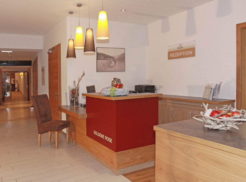 Hotel Goldene Rose Reutte Ngoại thất bức ảnh