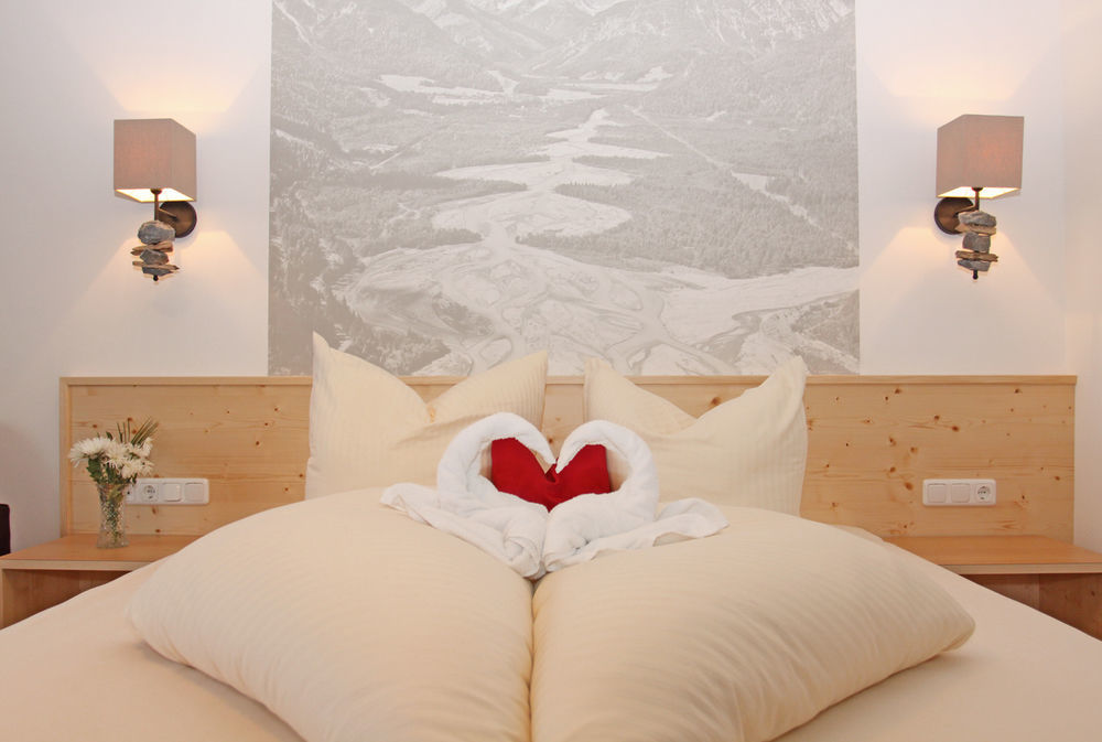 Hotel Goldene Rose Reutte Ngoại thất bức ảnh