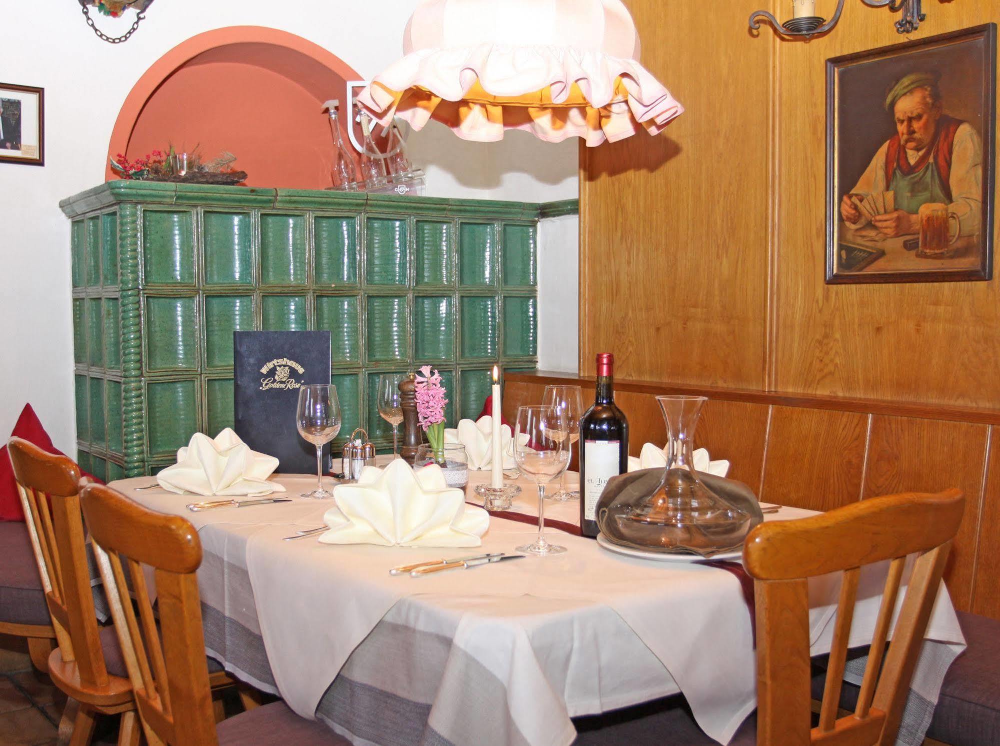 Hotel Goldene Rose Reutte Ngoại thất bức ảnh